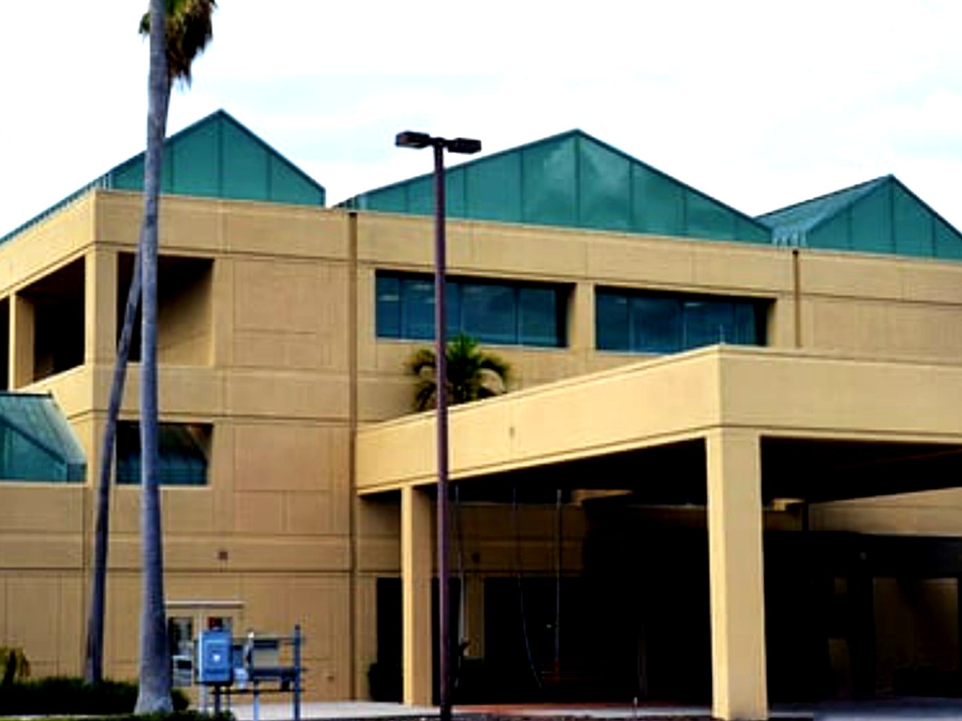 The Renaissance Institute facility at 1561 W Fairbanks Avenue, Winter Park